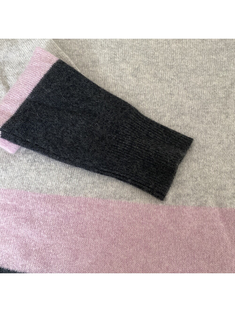C By Bloomingdale’s Women’s Cashmere Sweater XS - Picture 4 of 6